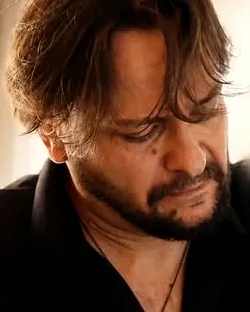Igor Đurđević u salonu, tokom šišanja
